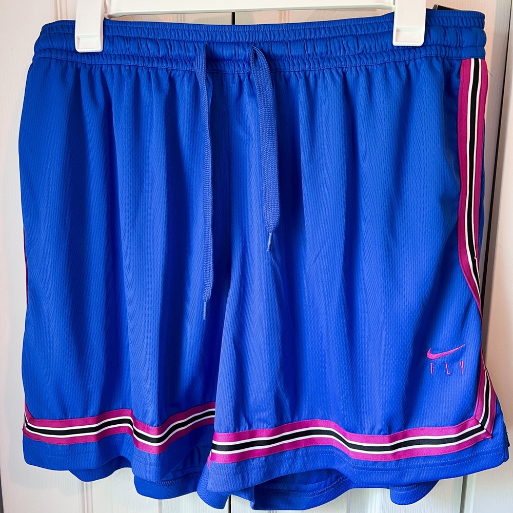 NWT NIKE WOMENS SHORTS
BLUE AND PINK
SIZE 3X